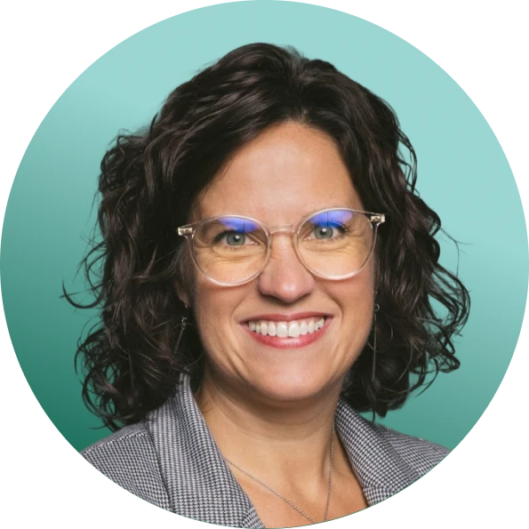 Carla Comstock headshot